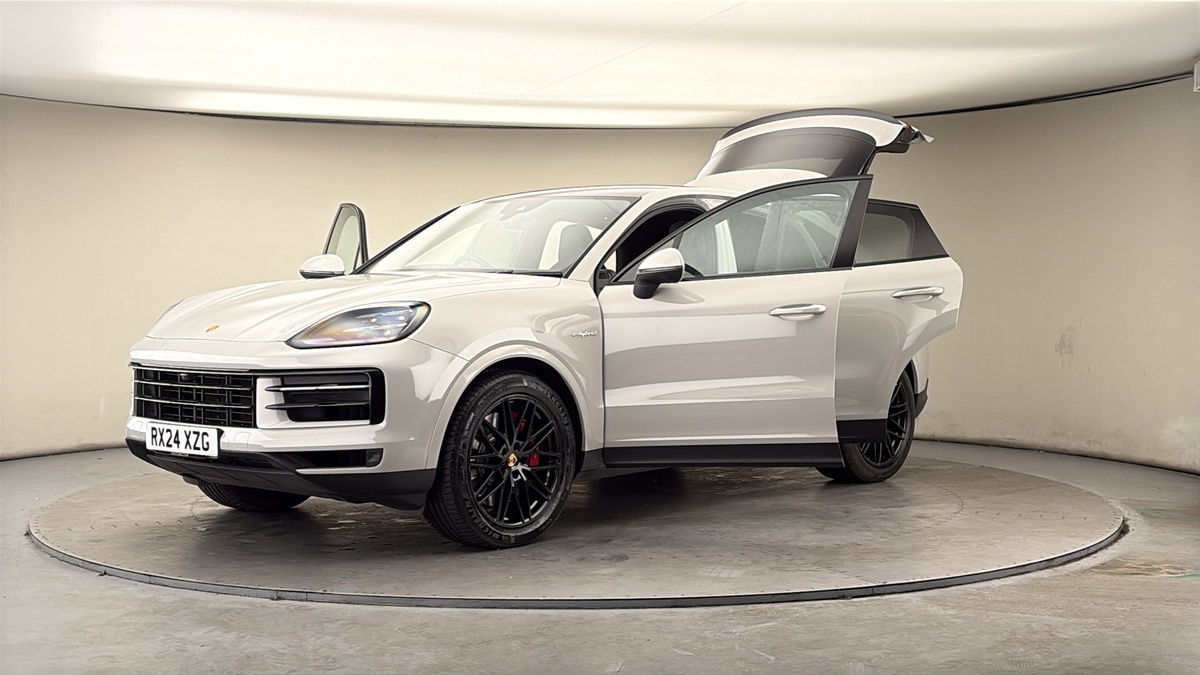 More views of Porsche Cayenne