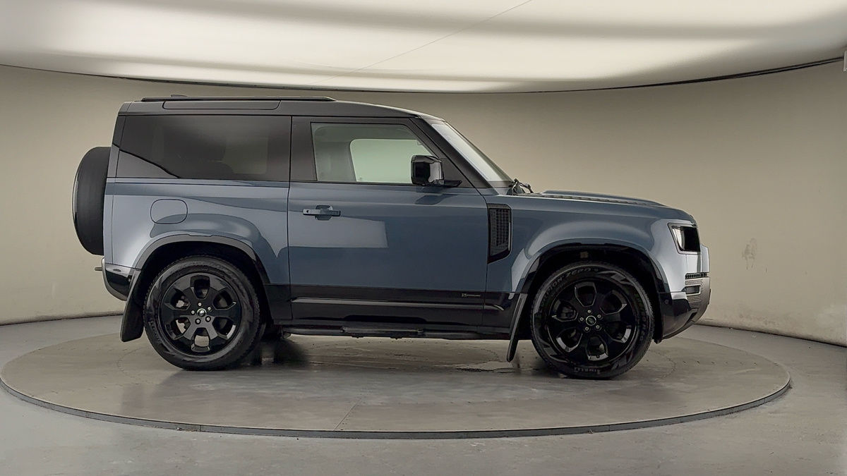 More views of Land Rover Defender 90