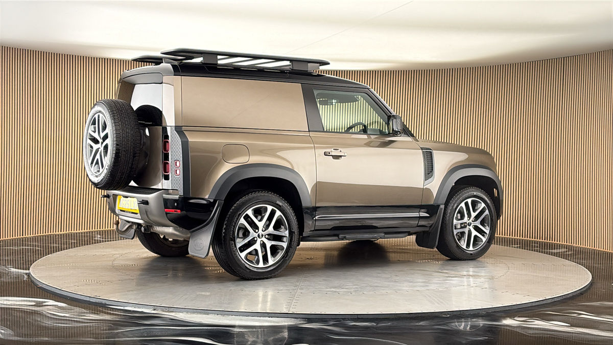 More views of Land Rover Defender 90
