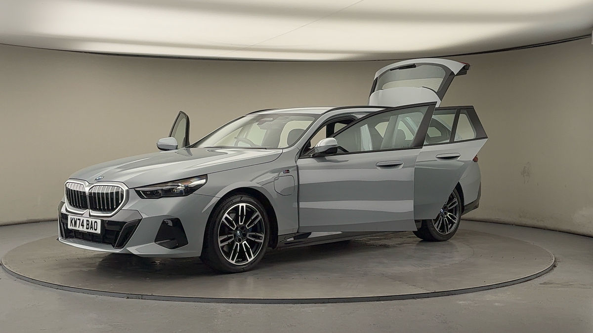 BMW 5 Series Image 22