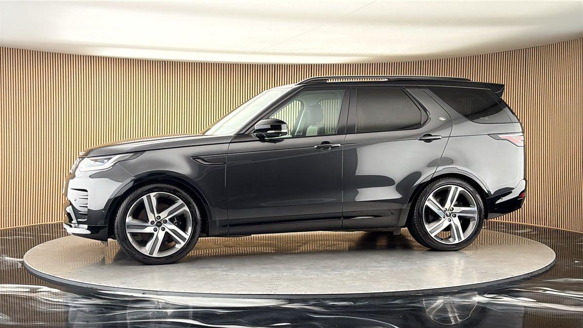 More views of Land Rover Discovery