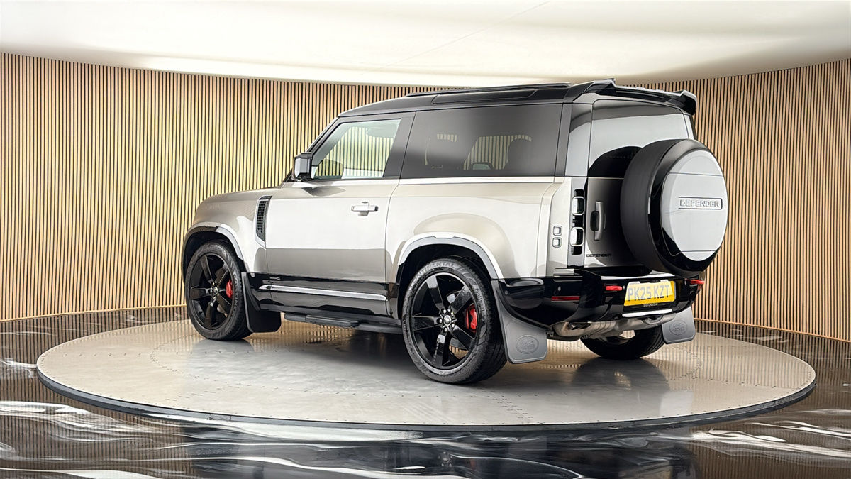 More views of Land Rover Defender 90