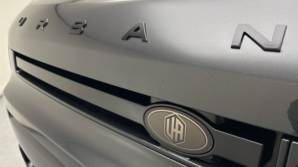 Land Rover Defender 130 Urban Image 24