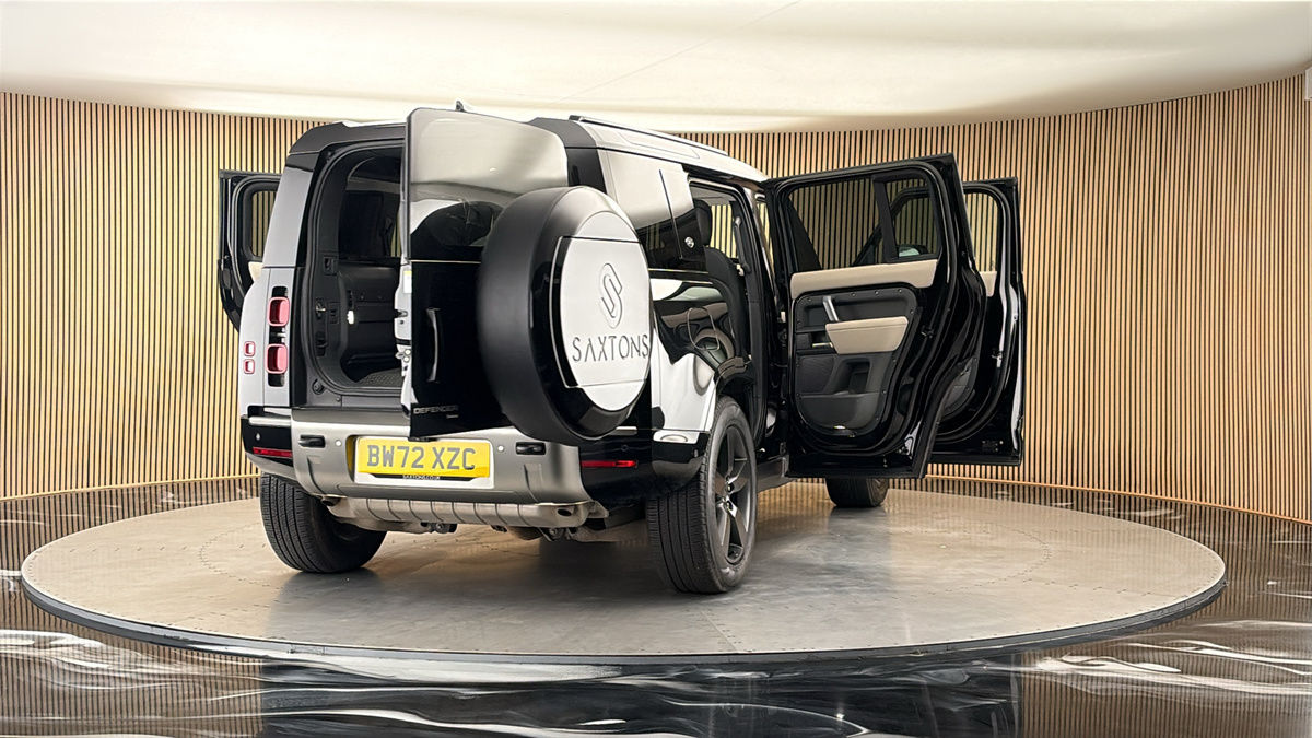 More views of Land Rover Defender 110