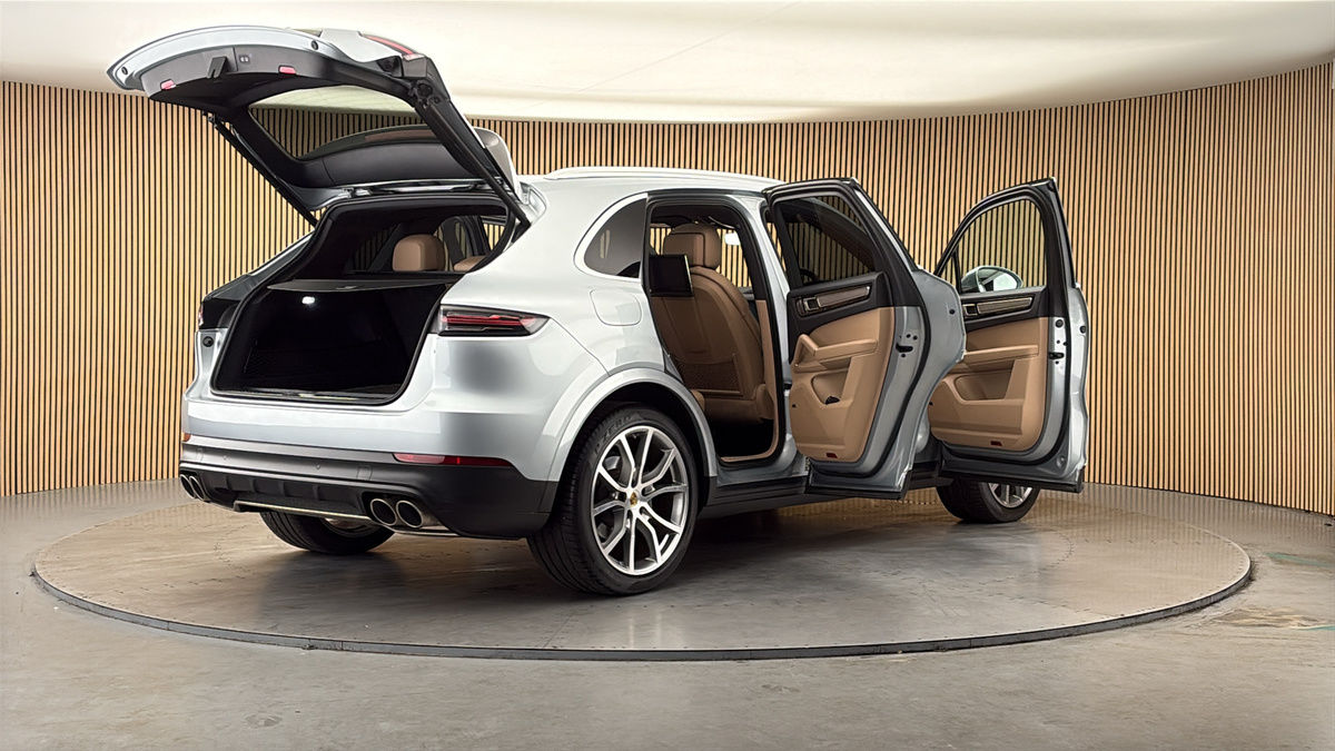 More views of Porsche Cayenne