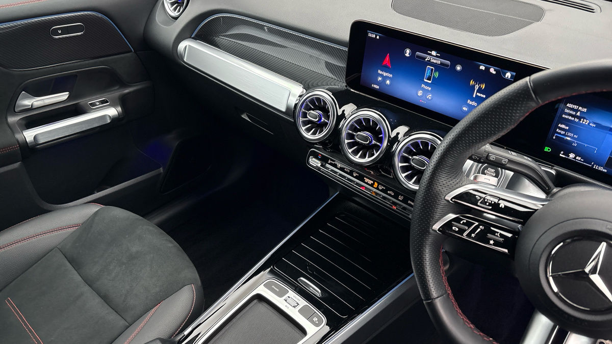 Mercedes-Benz GLB Image 18