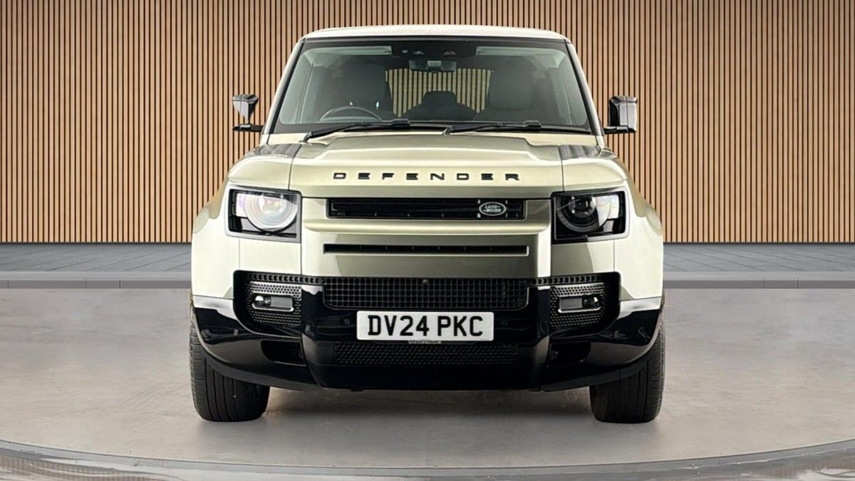 Land Rover Defender 110 Image 3