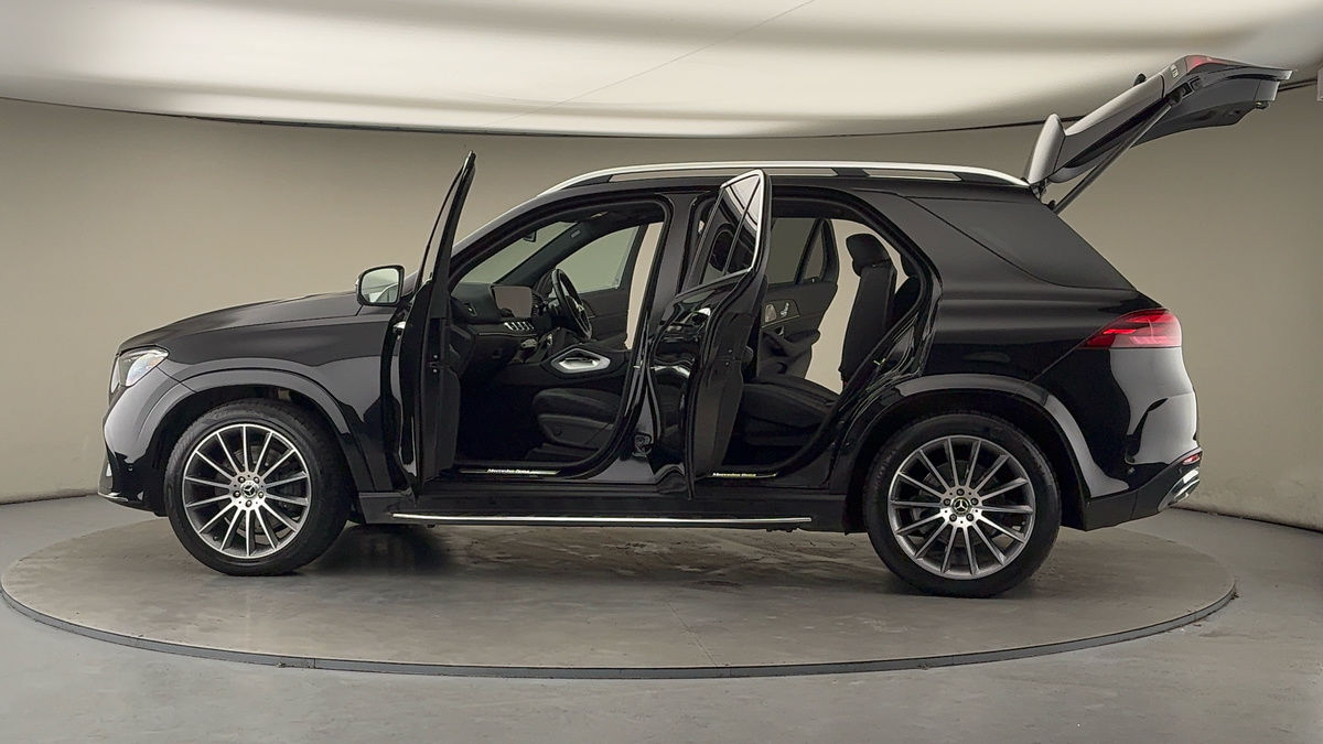 More views of Mercedes-Benz GLE