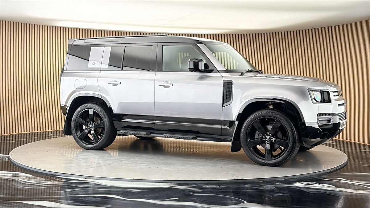 More views of Land Rover Defender 110