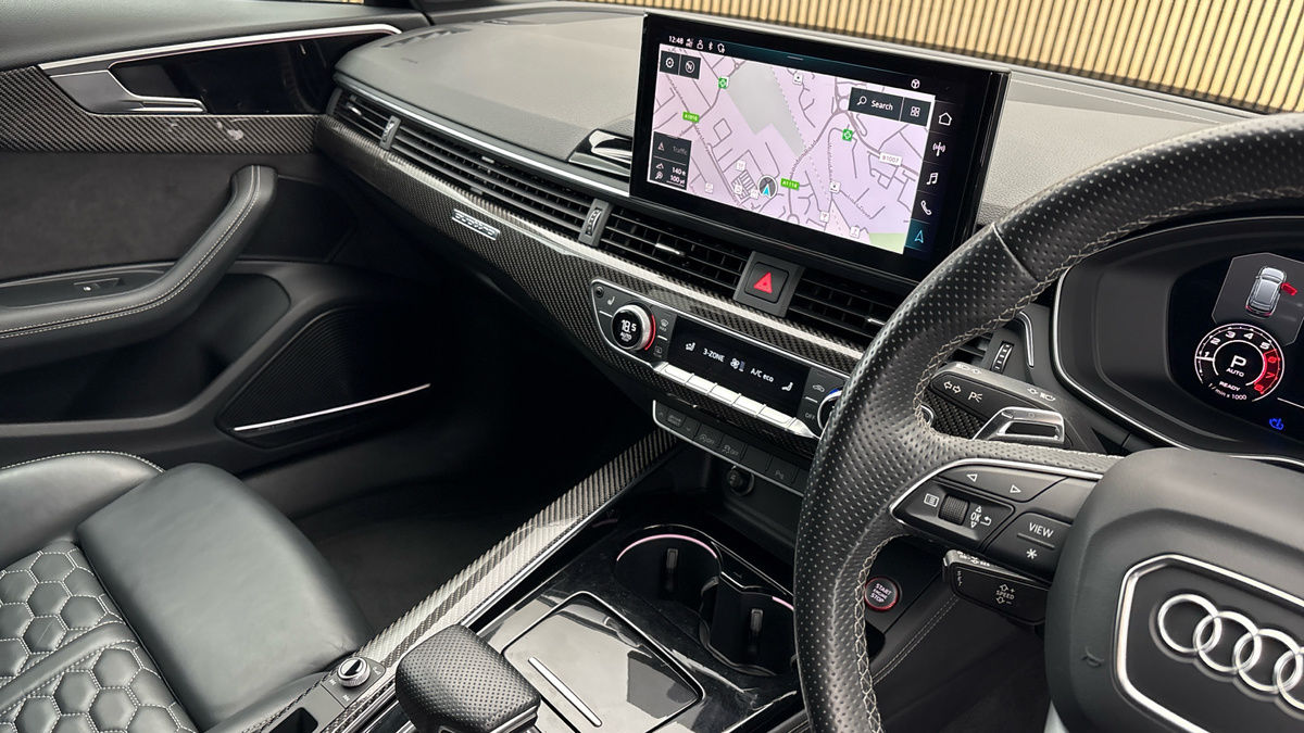 Audi RS4 Avant Image 18