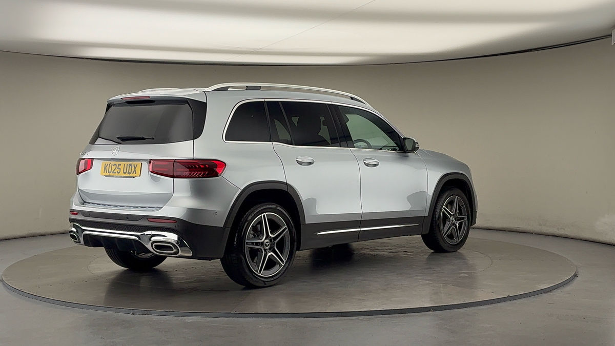 Mercedes-Benz GLB Image 21