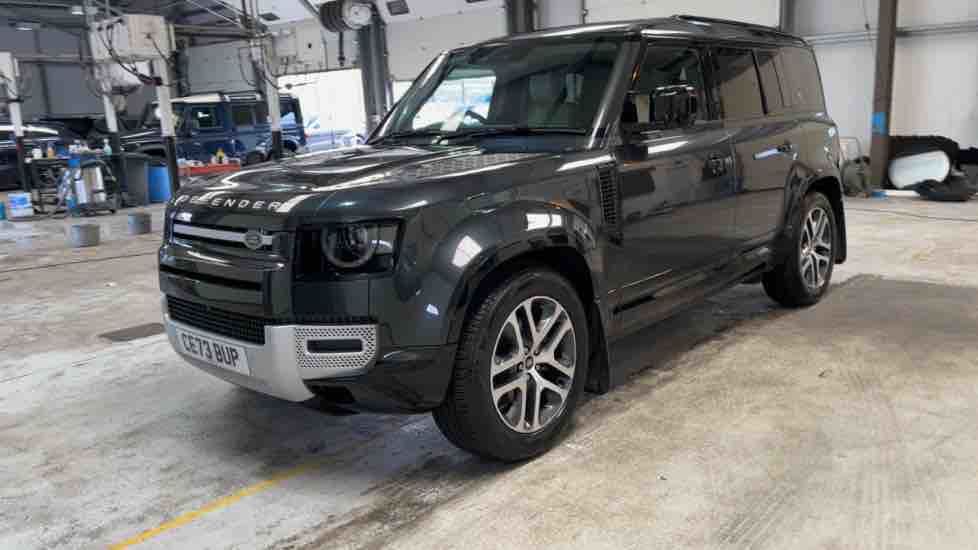 More views of Land Rover Defender 110