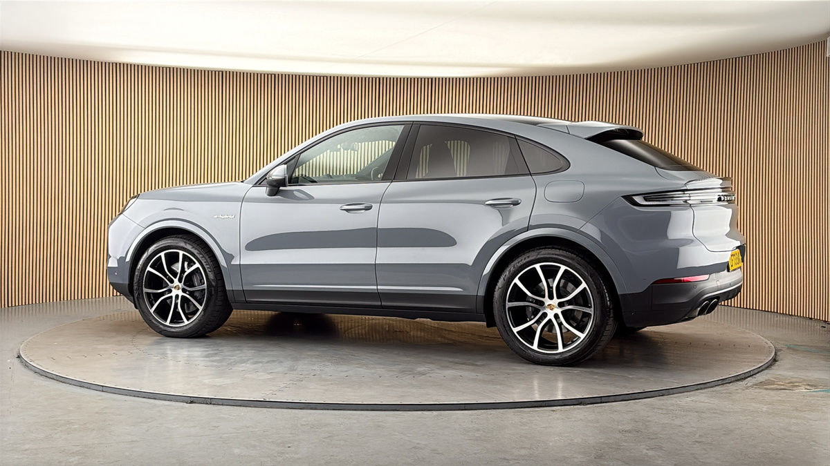 More views of Porsche Cayenne
