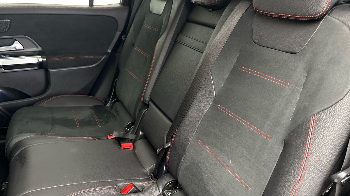 Mercedes-Benz GLB Image 8
