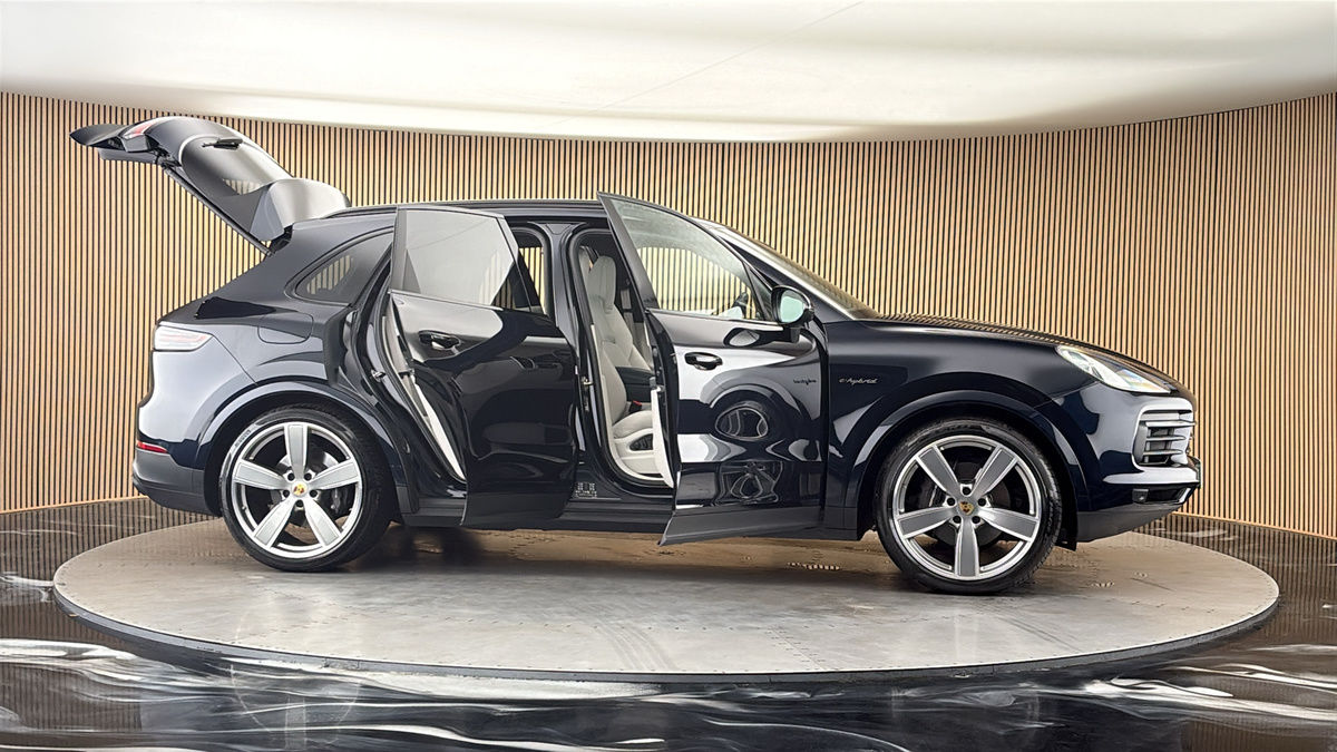 More views of Porsche Cayenne