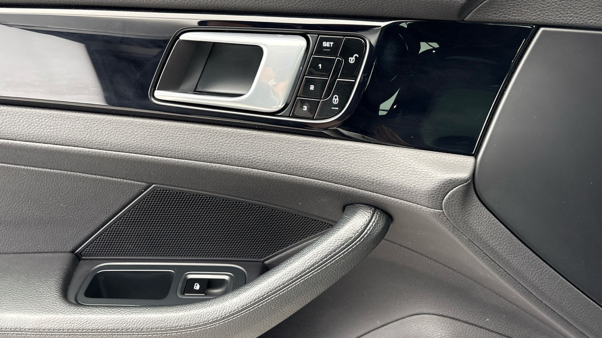 Porsche Panamera Image 19