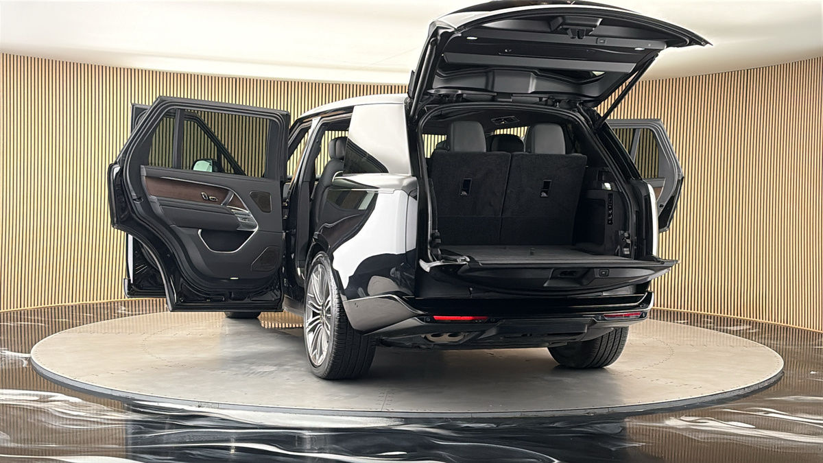 More views of Land Rover Range Rover