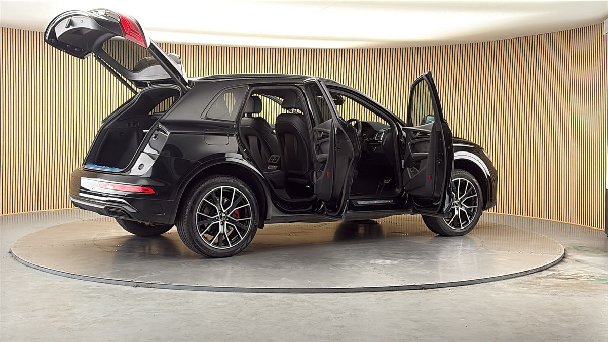 More views of Audi Q5