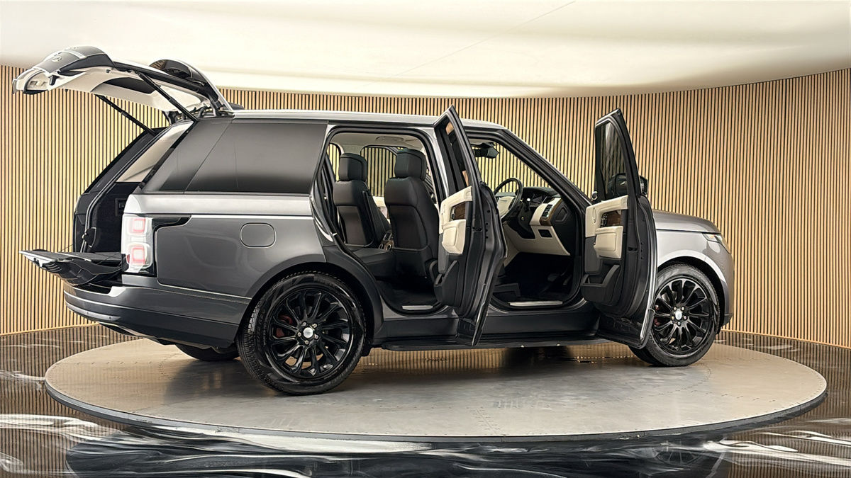 More views of Land Rover Range Rover