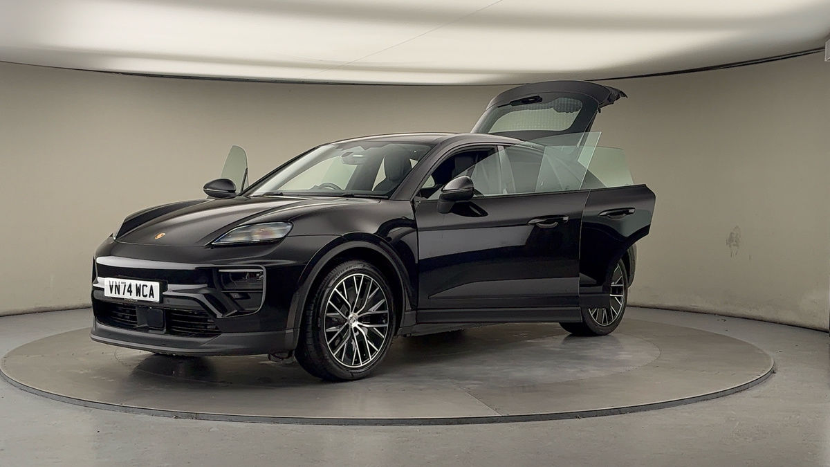 More views of Porsche Macan