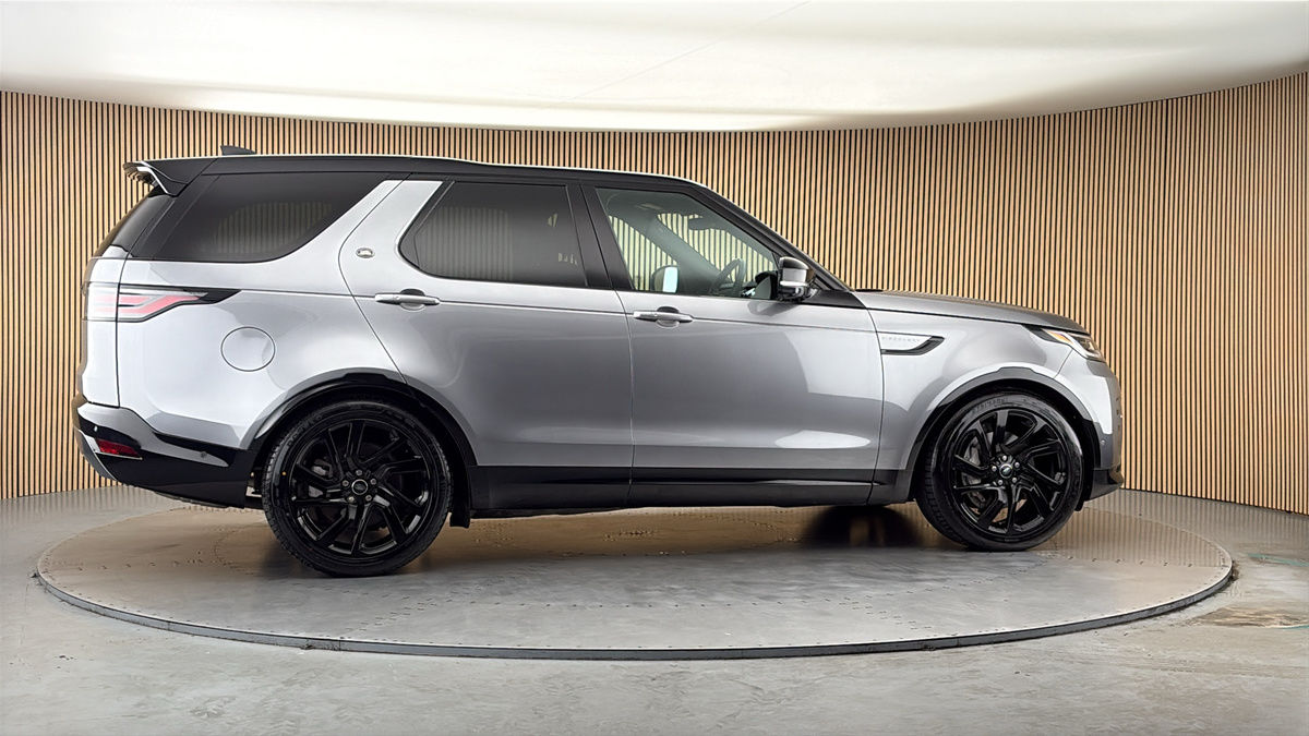 More views of Land Rover Discovery