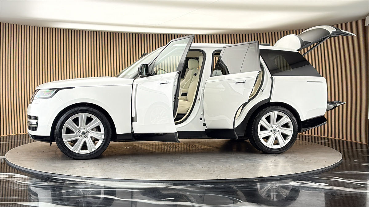 More views of Land Rover Range Rover