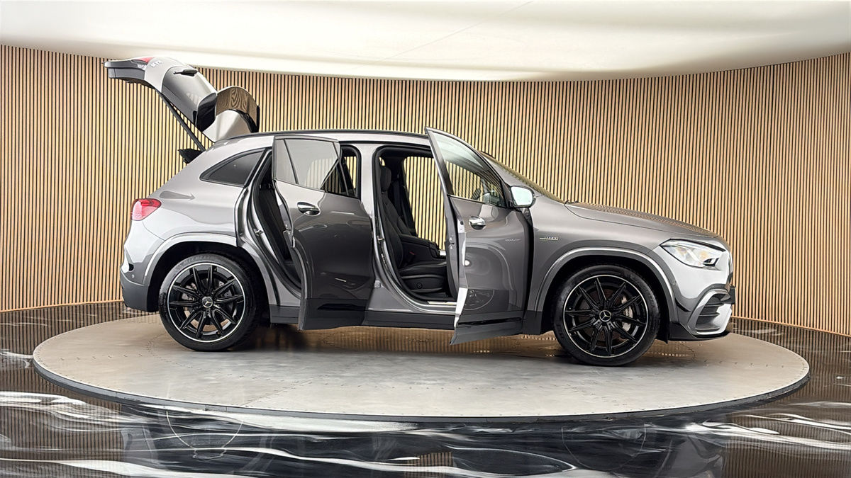 More views of Mercedes-Benz GLA