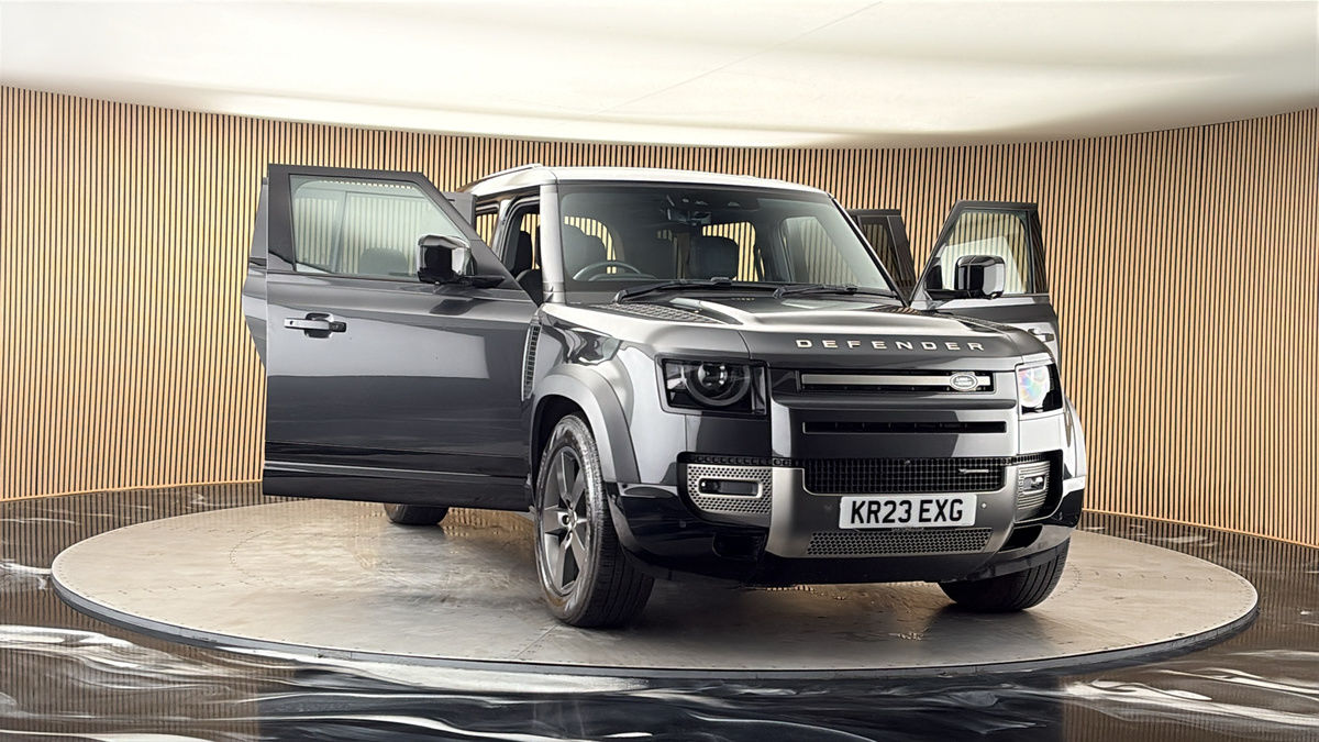 More views of Land Rover Defender 110