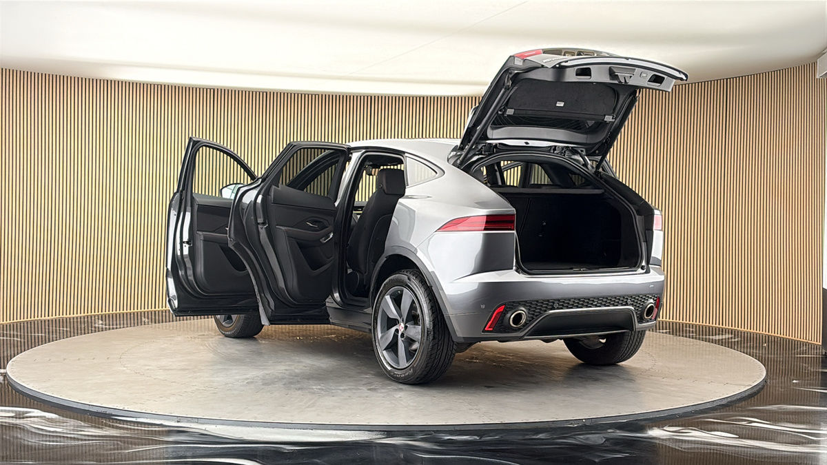 Jaguar E-PACE Image 23