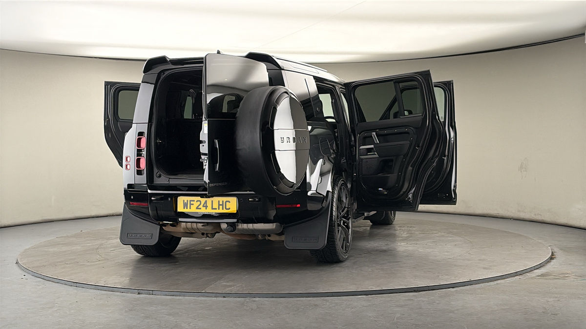 More views of Land Rover Defender 110