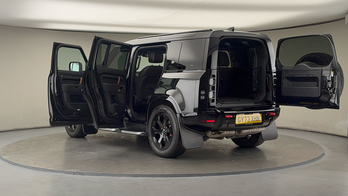 More views of Land Rover Defender 110