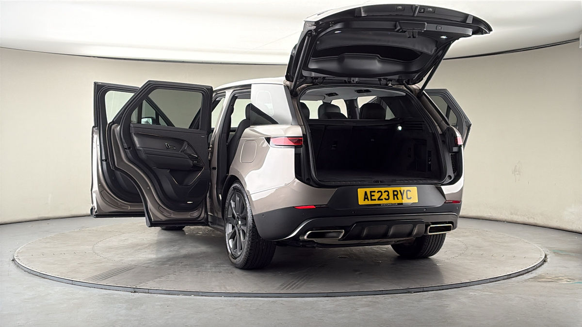 More views of Land Rover Range Rover Sport