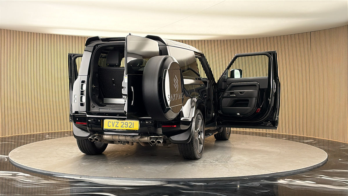 More views of Land Rover Defender 90