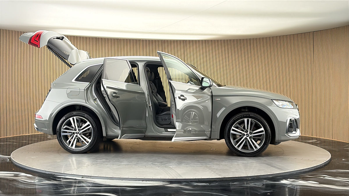 More views of Audi Q5