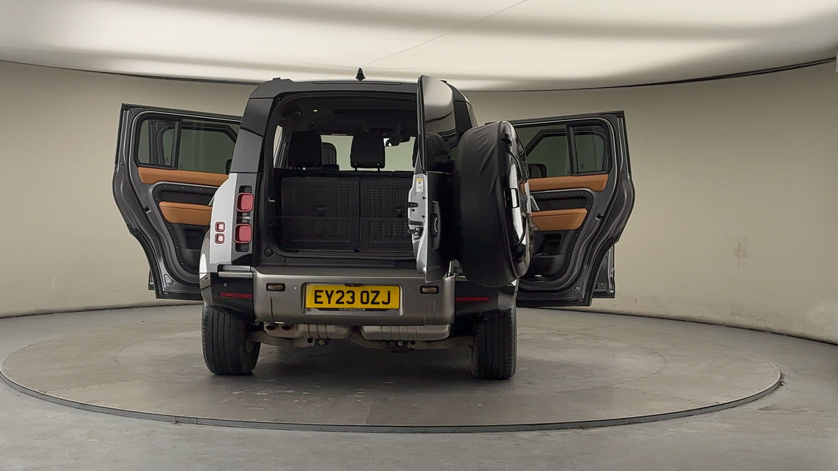 More views of Land Rover Defender 110