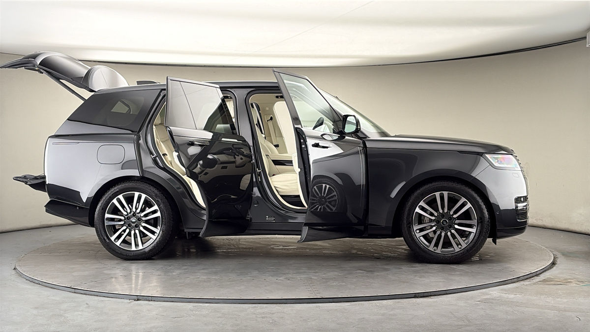 More views of Land Rover Range Rover