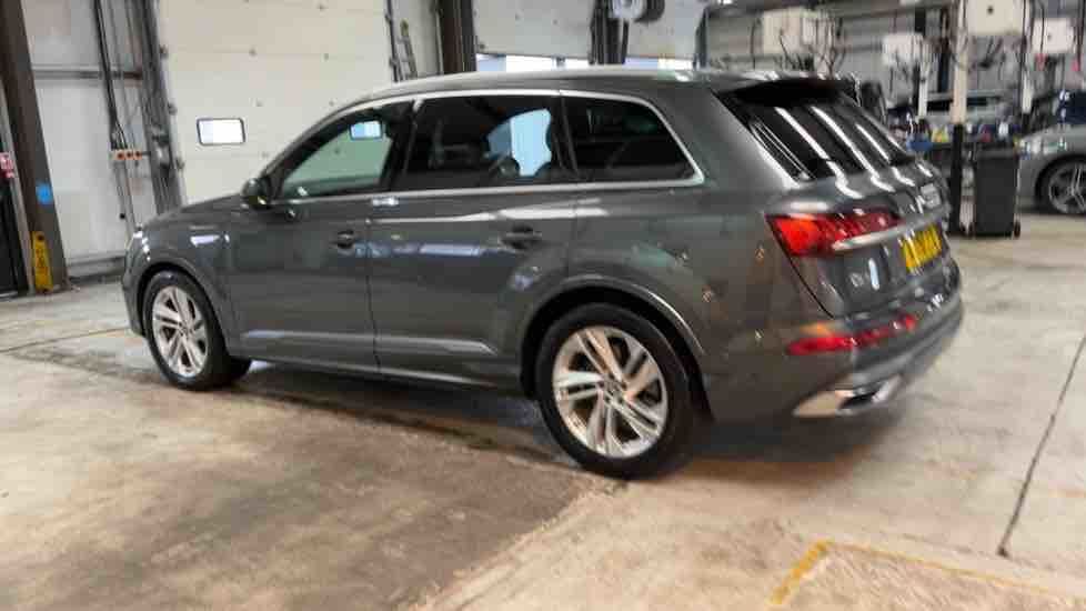 More views of Audi Q7