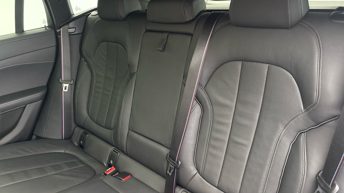 BMW X6 Image 8