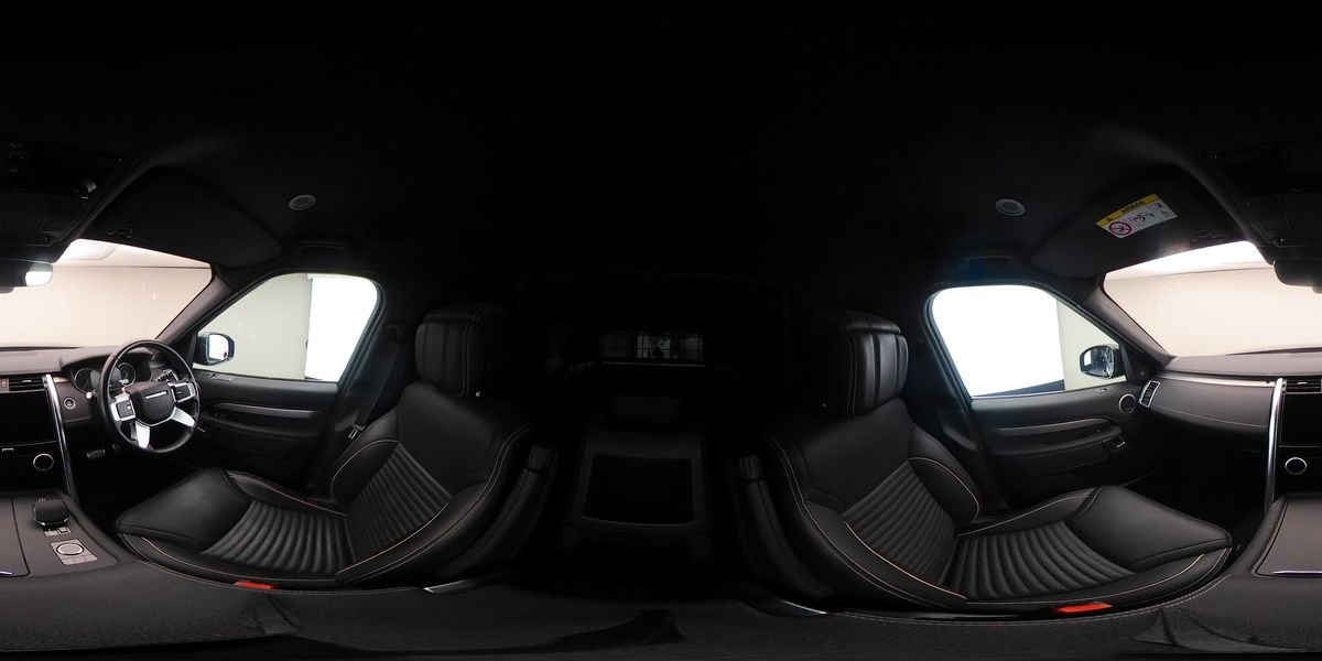 More views of Land Rover Discovery