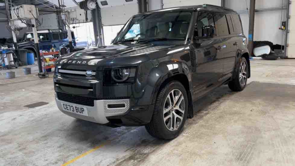 More views of Land Rover Defender 110