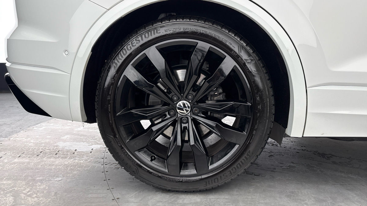 Volkswagen Touareg Image 10