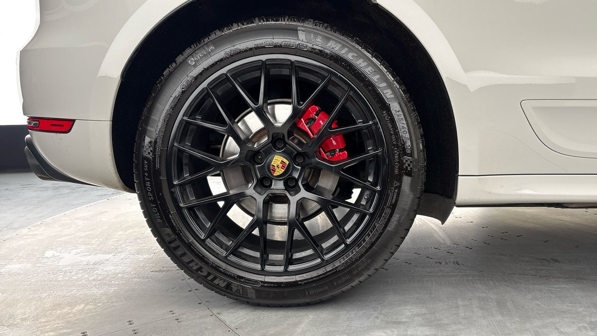 Porsche Macan Image 10