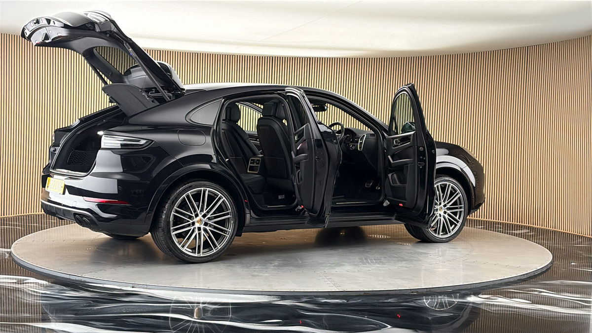 More views of Porsche Cayenne