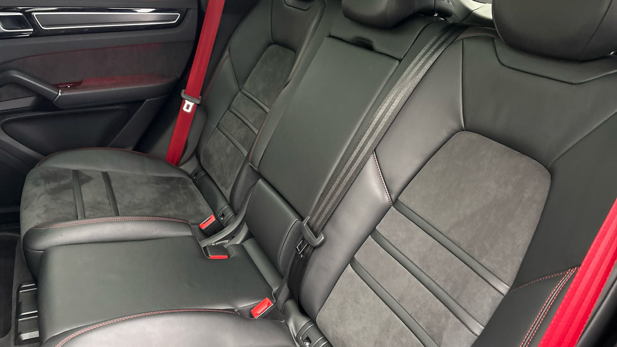 Porsche Cayenne Image 8