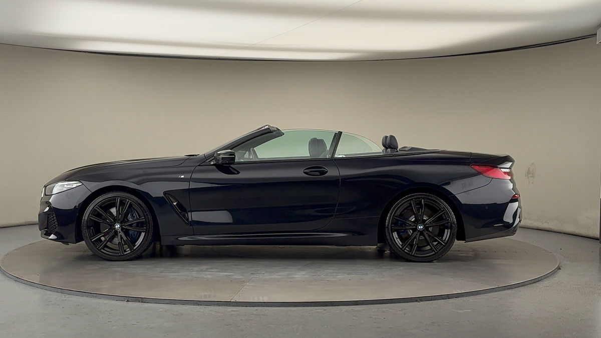 BMW 8 Series Image 15