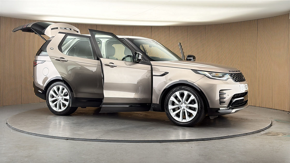 More views of Land Rover Discovery