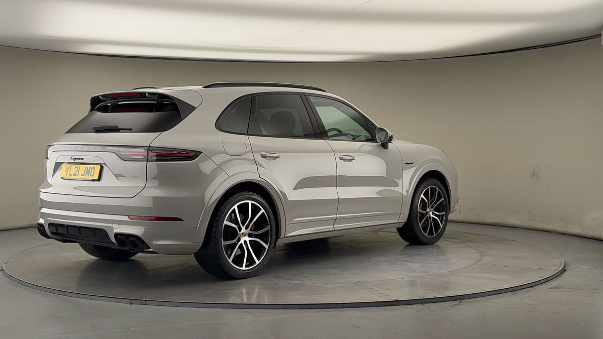 Porsche Cayenne Image 21