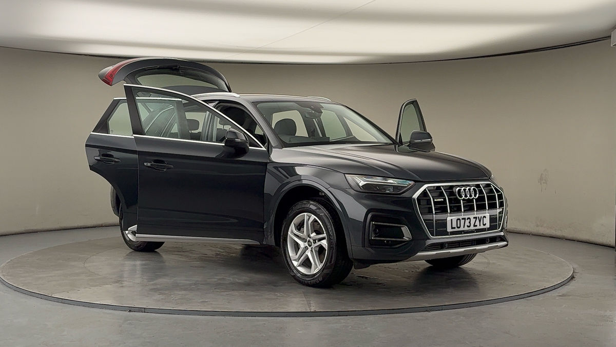 More views of Audi Q5
