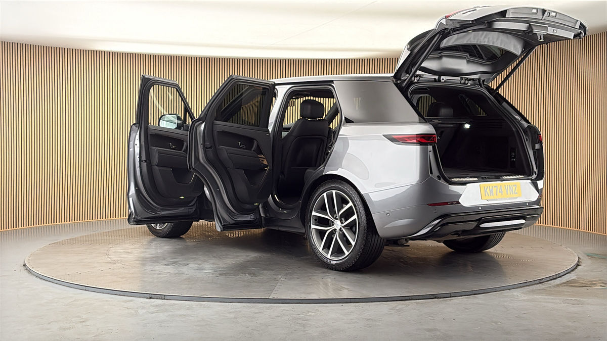 More views of Land Rover Range Rover Sport
