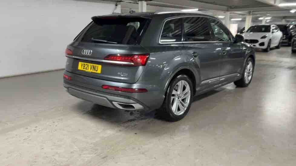 More views of Audi Q7